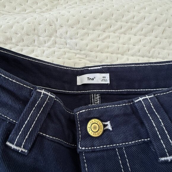ARITZIA TNA NAVY ADMIRAL BLUE CARPENTER GREENWICH JEANS WITH WHITE STITCHING 00 - Picture 3 of 4